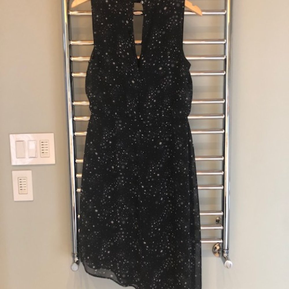 Oasis Dress - Picture 2 of 3